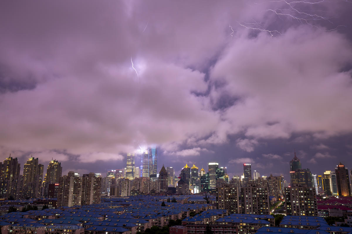 申城闪电之夜 风光 建筑 夜景 城市 云 高楼 东方明珠 陆家嘴 夏天 闪电 雷雨 摩天大厦