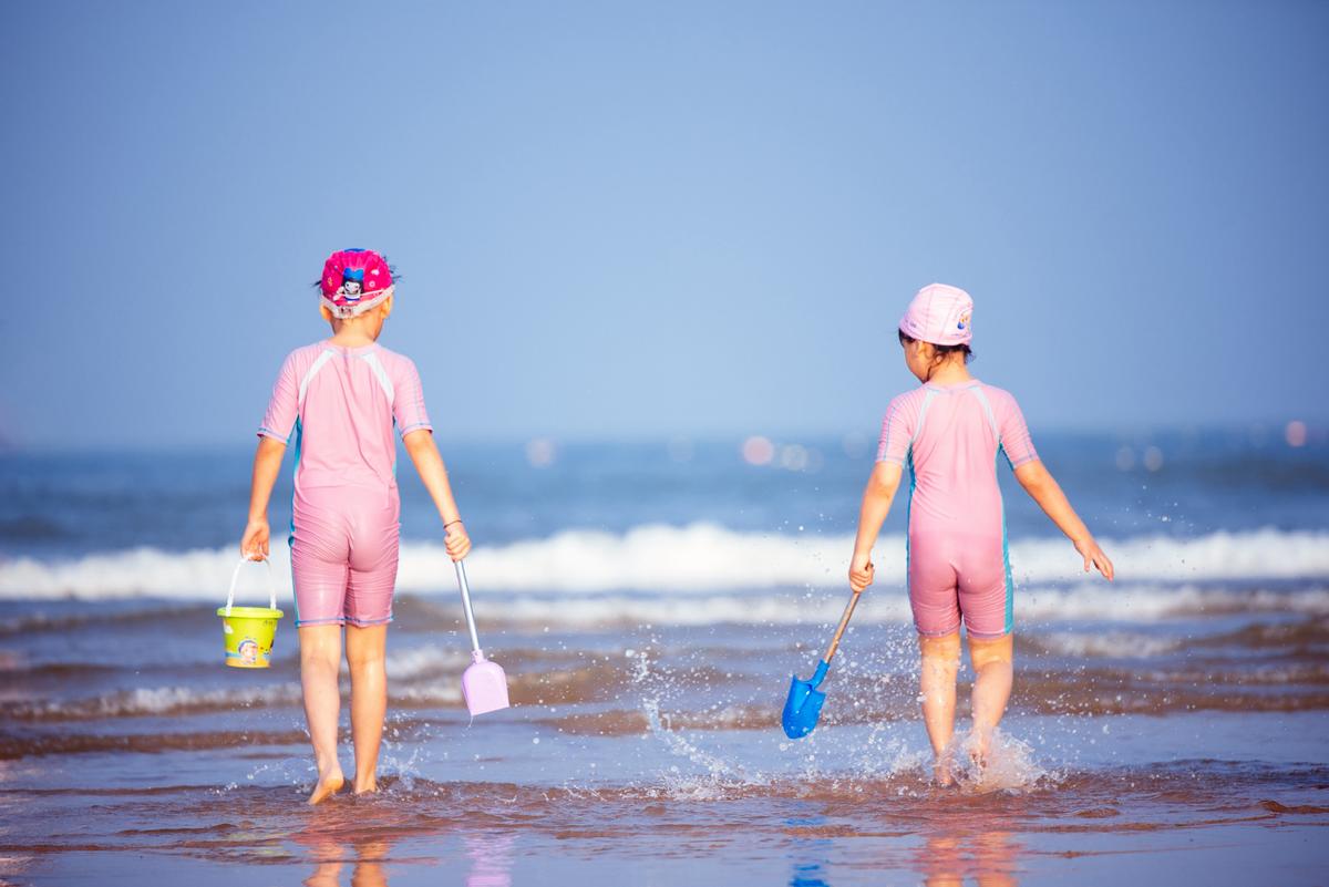 日照海边 人像 儿童 户外 人 近景 平视角