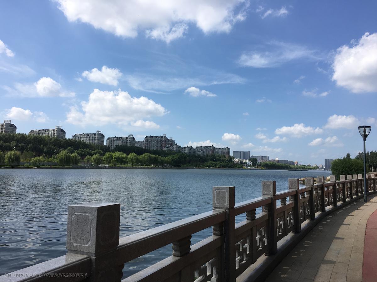 河边风景 风光 河 楼房 伊通河