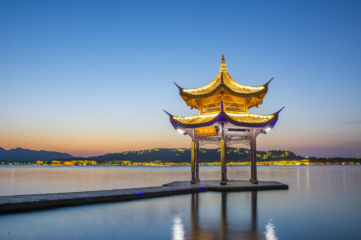 杭州西湖集贤亭夜景 风光 建筑 风光 夜景 古建筑 黄昏 夜色 风景